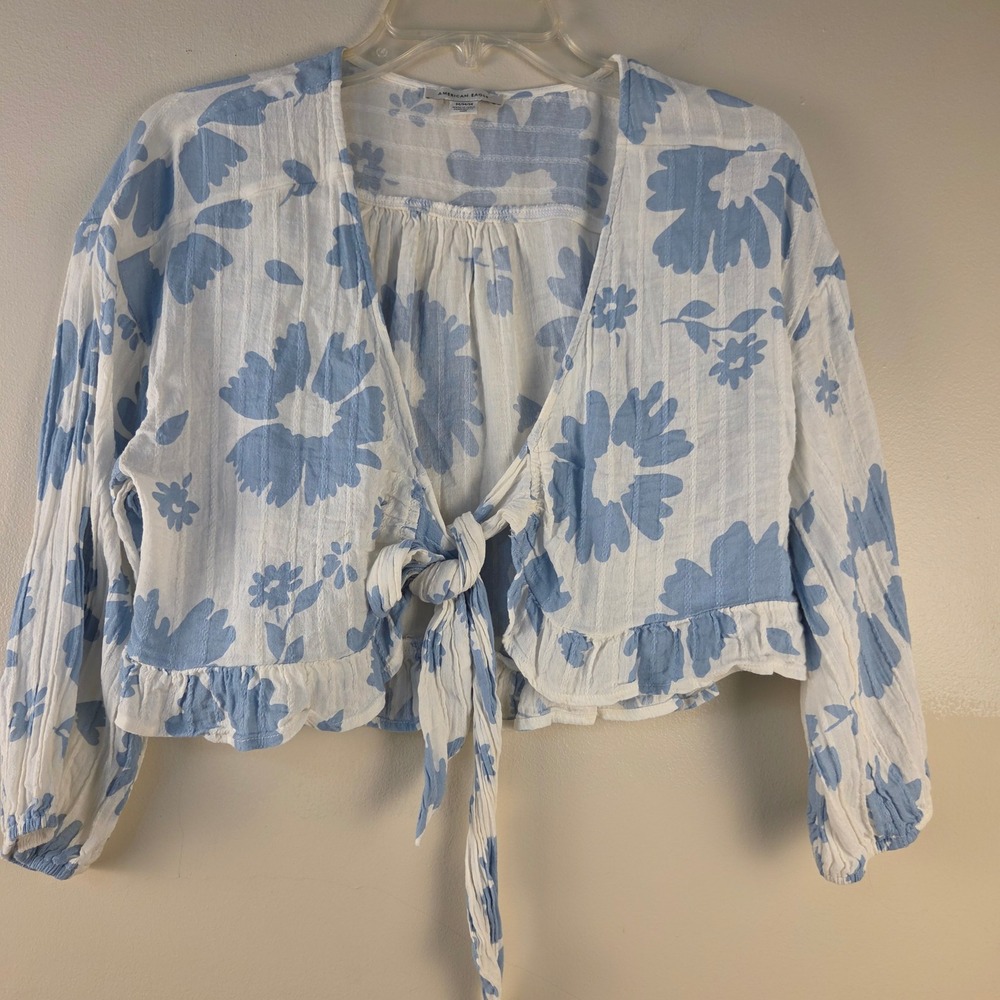 American Eagle Blue White Floral Tie Front Cropped Ruffle Top Medium Boho Cotton